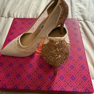 Elegant Glitter Heels in Cream and Gold